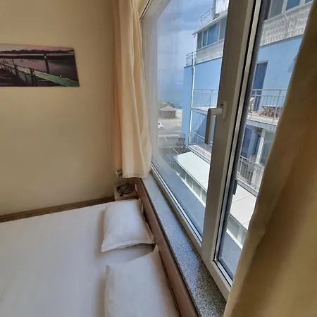 таня 10 Apartment