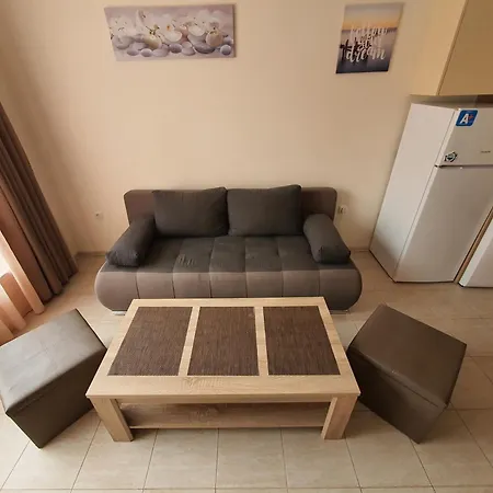 таня 10 Apartment Pomorie