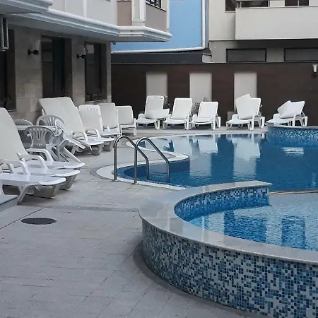 таня 10 Apartment *